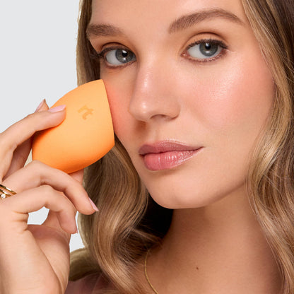 Real Techniques Miracle Complexion Sponge, Makeup Blender for Liquid and Cream Foundation, Full Coverage, Streak-Free Professional Makeup Tool, Cruelty Free, Vegan, Latex Free, 4 Count 🍁 All In One Marketplace Canada
